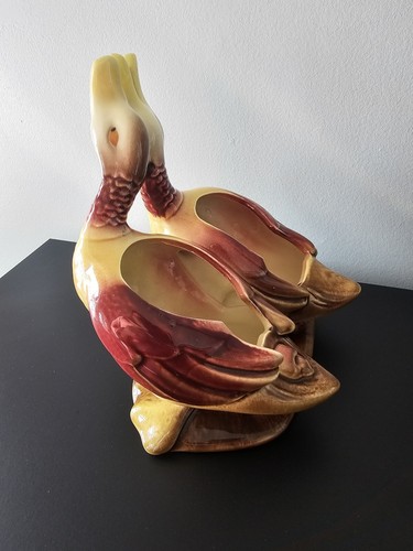 Hull pottery duck - pottery,